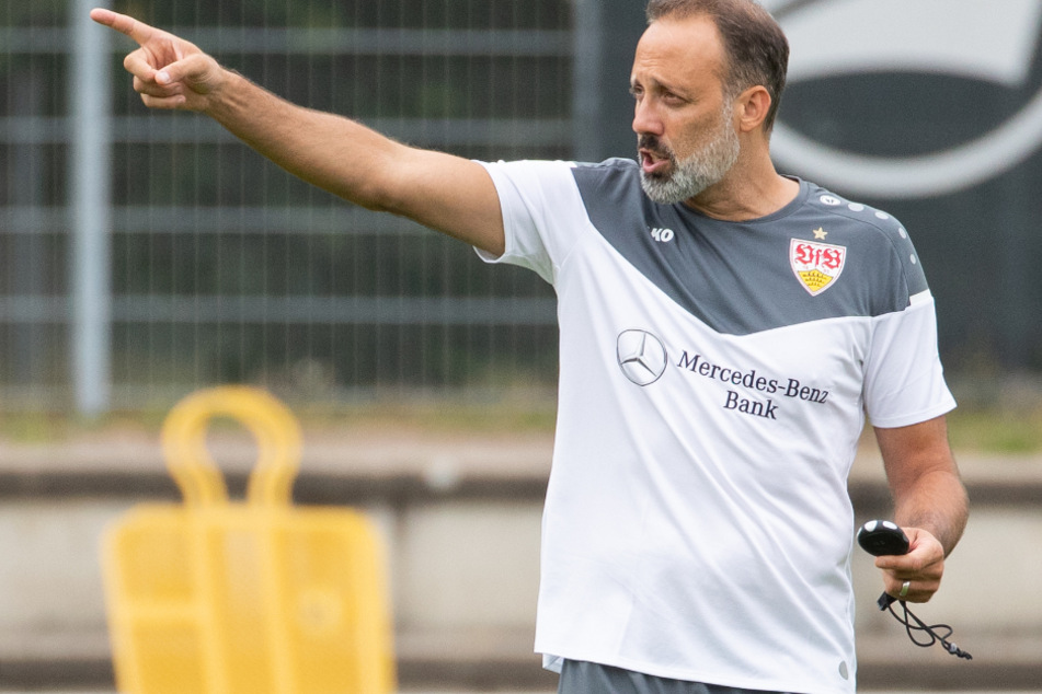 Umdenken beim VfB Stuttgart: Coach Pellegrino Matarazzo gibt die Anweisungen.
