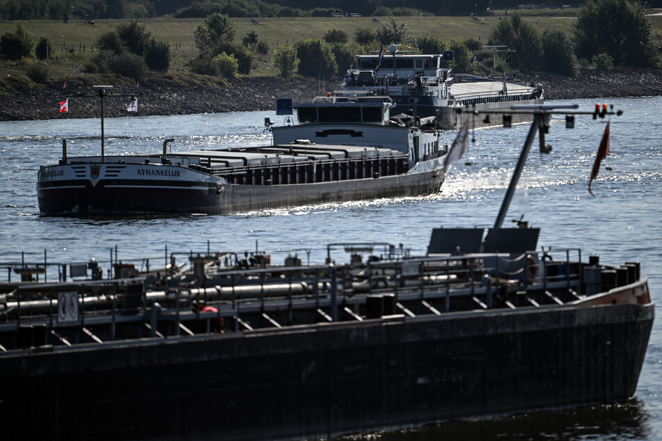 Rhein bald für Schiffe gesperrt? Logistik-Dienstleister schlägt Alarm