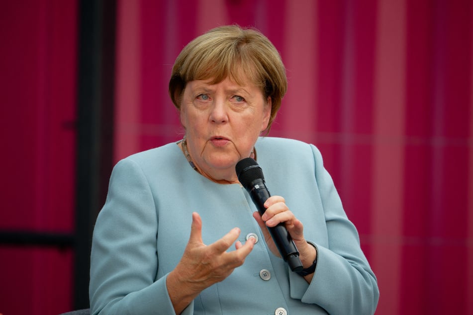 Angela Merkel (72) findet Jürgen Klopps Fahnen-Ansage sehr gut.