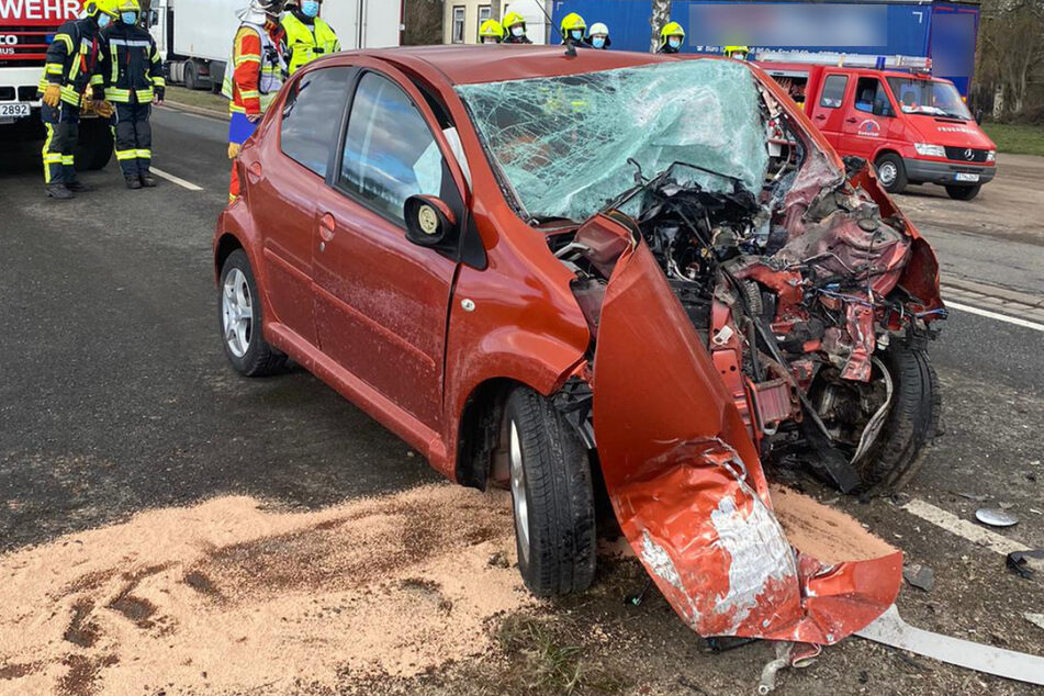 Auf der B7 in der Nähe von Erfurt ist am Samstag eine Toyota-Fahrerin tödlich verunglückt.