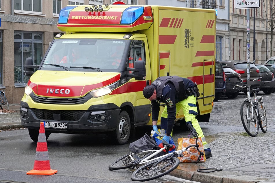 Regelmäßig Unfälle mit Radlern: Auf der Hoyerswerdaer Straße (Neustadt) kollidierte Anfang Februar ein Fahrradfahrer (82) mit einer Straßenbahn, verletzte sich schwer.