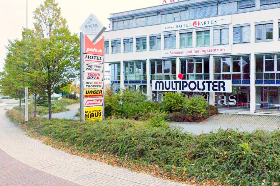 Das Team vor Ort berät Euch gern zu den schönsten Polstermöbeln.