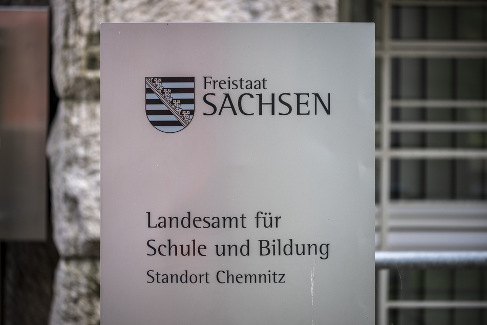 Wie das Landesamt für Schule und Bildung (LaSuB) Chemnitz mitteilt, braucht die 17-Jährige eine Schulbegleitung.