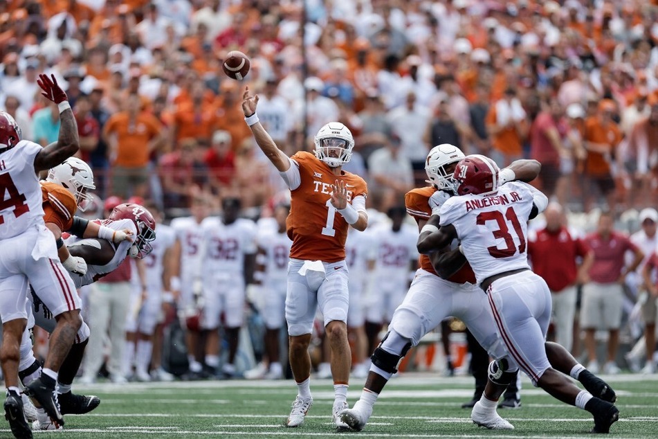 Hudson Card of the Texas Longhorns replaced Quinn Ewers during the first quarter of the Texas vs. Alabama game.