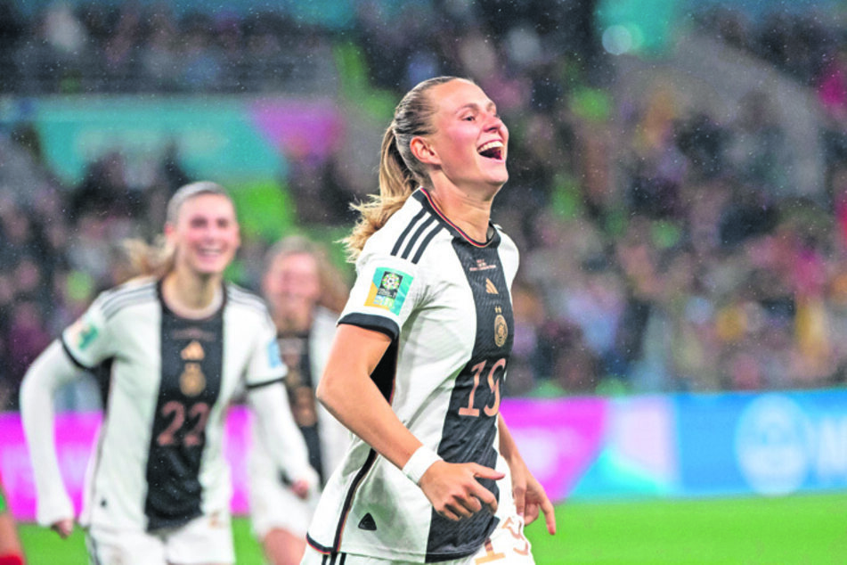 Heute Abend geht's für die deutschen Fußballerinnen los.