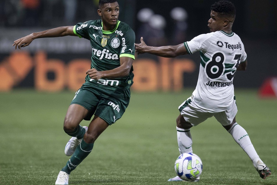 Luis Guilherme (17, l.) steht noch bis zum Sommer 2026 bei Palmeiras São Paulo unter Vertrag. Zahlreiche Topklubs sollen bereits Schlange stehen.