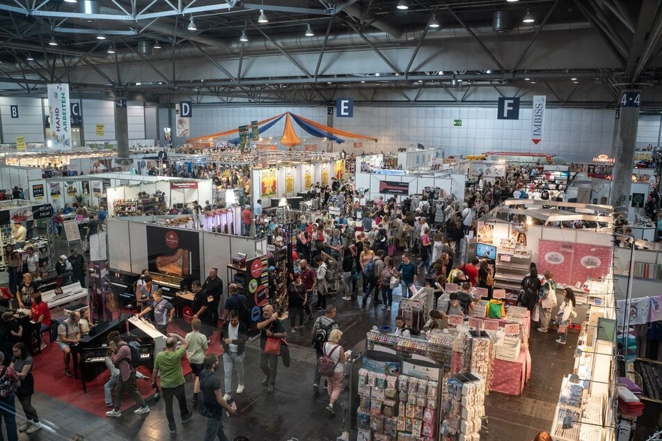 Mit rund 430 Ausstellern bietet die Messe eine beeindruckende Vielfalt an Themen und Produkten.