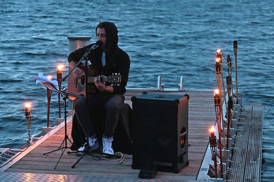 Nach dem Lauf kann man bei Getränken und Live-Musik gemeinsam den Abend ausklingen lassen. (Archivbild)