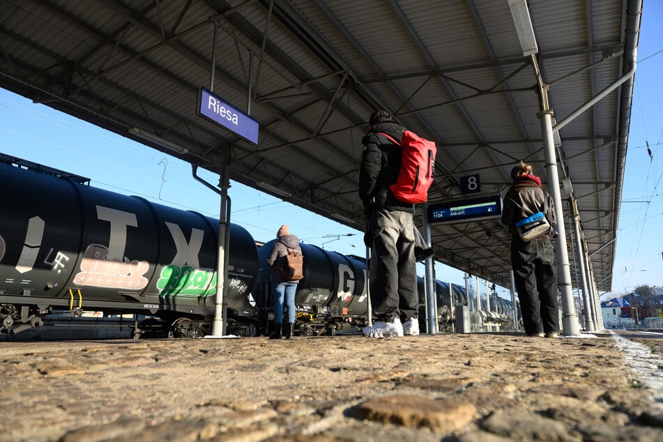 ICE-Züge halten während der Baumaßnahmen nicht in Riesa. (Archivbild)