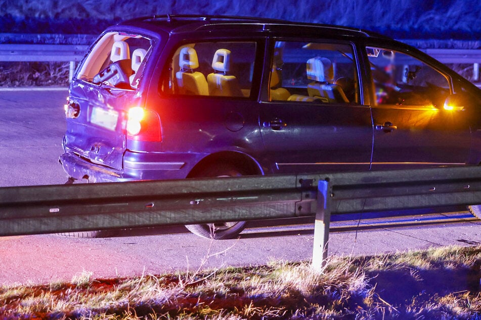 Ein VW und ein Transporter krachten auf der A4 zusammen.