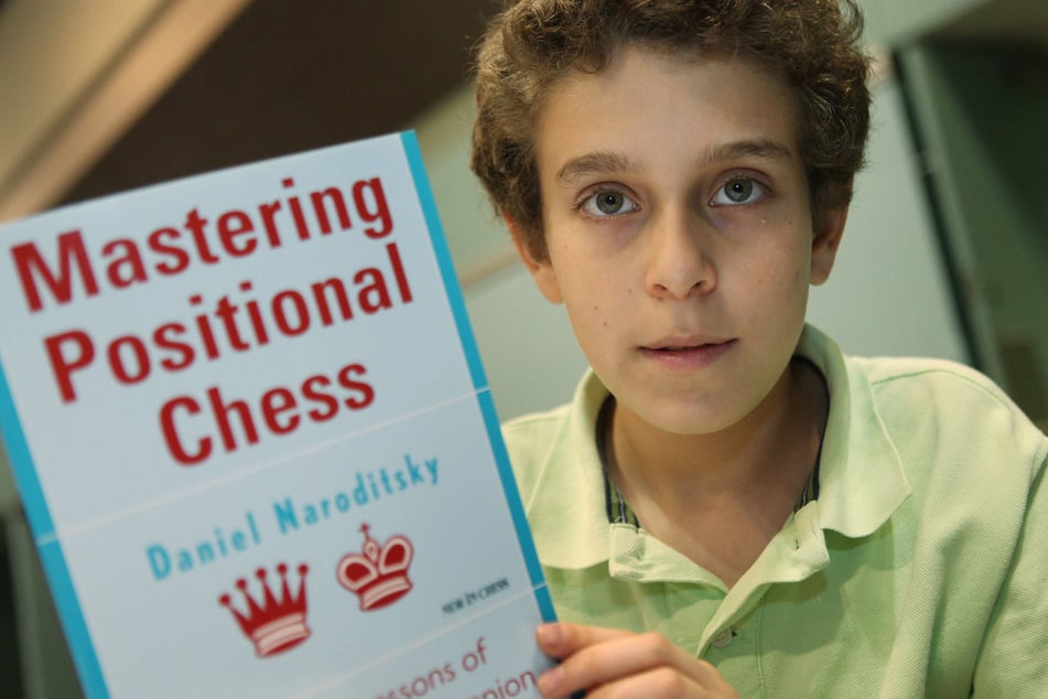 Mit gerade einmal 14 Jahren veröffentlichte der spätere Schach-Großmeister ein Buch.