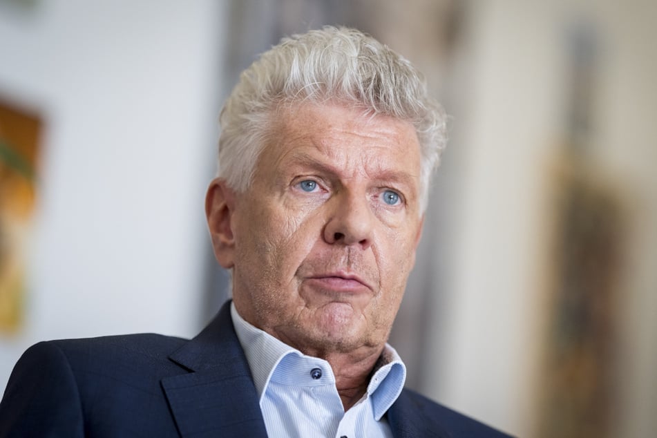 Münchens Oberbürgermeister Dieter Reiter (67, SPD) muss operiert werden.