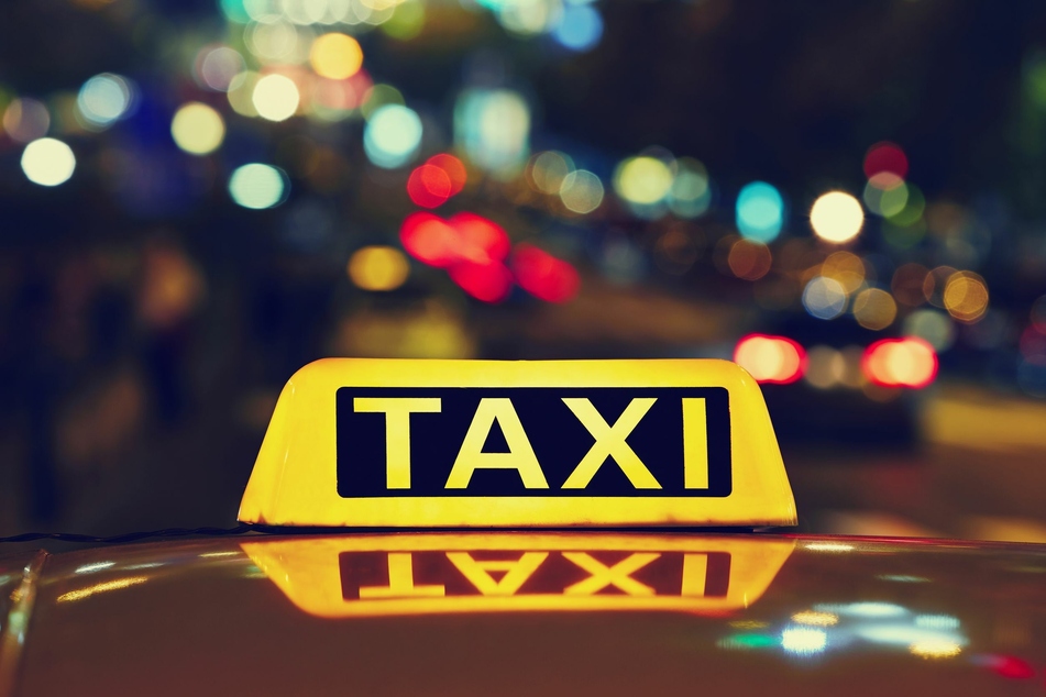 Ein Taxifahrer wurde am Mittwochabend in Leipzig Opfer einer Raubstraftat (Symbolbild).