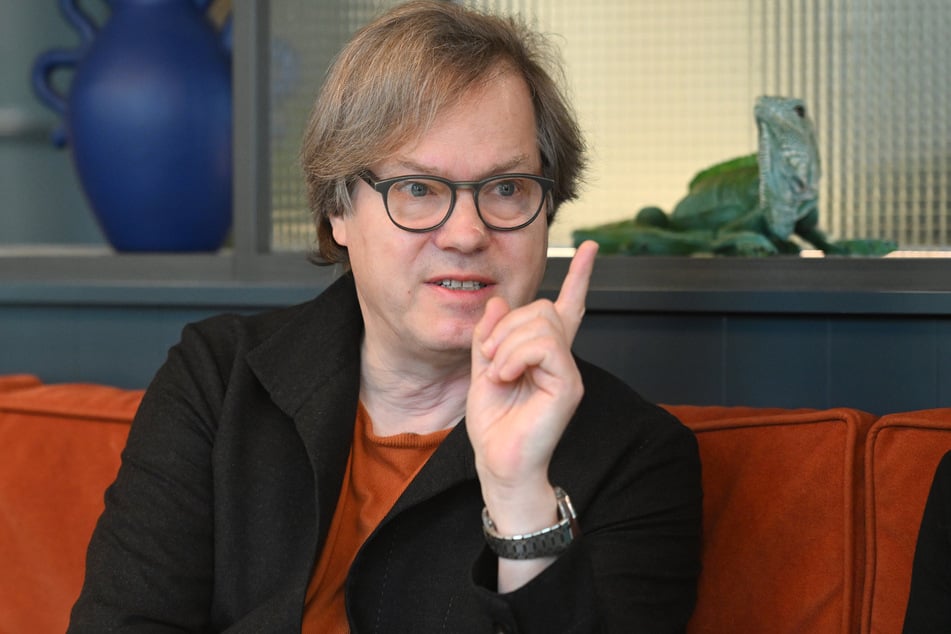 Intendant Jan Vogler (621) am Montag während der Pressekonferenz im Alex am Neumarkt.