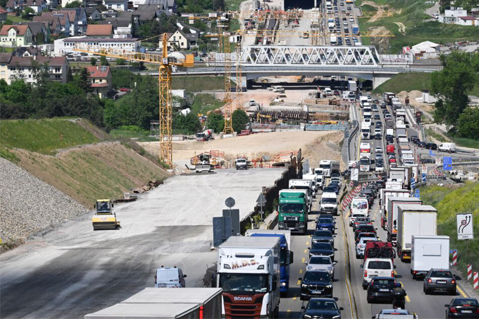 A8 bei Pforzheim teilweise gesperrt: Tipps für Autofahrer am Wochenende