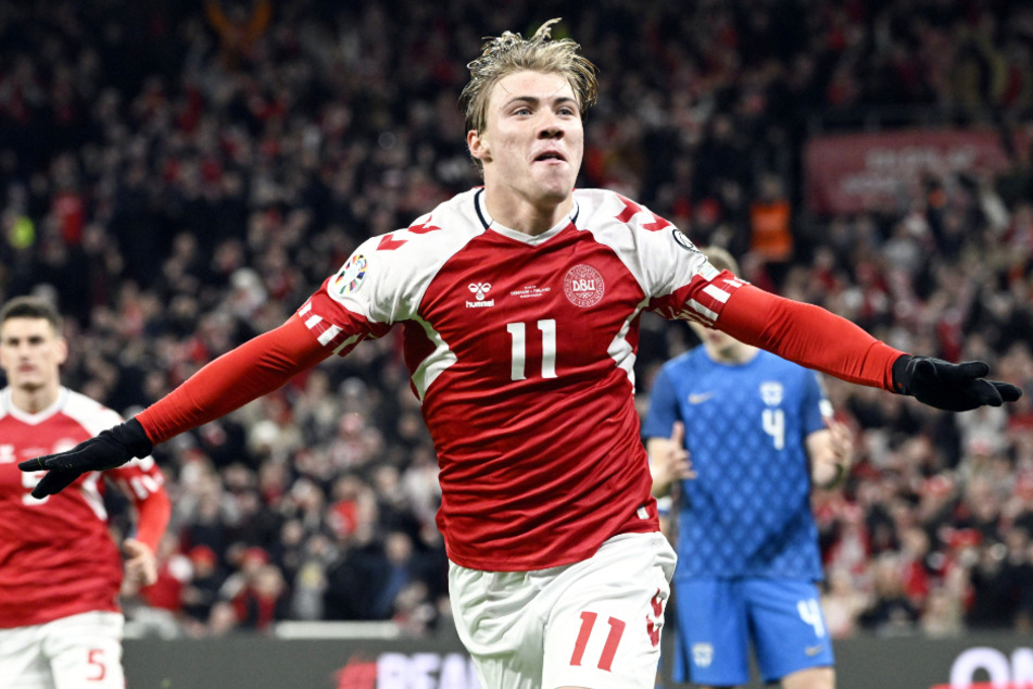 Rasmus Höjlund (20) überzeugt unter anderem im Dress der Nationalmannschaft Dänemarks mit seinem ausgeprägten Torriecher.