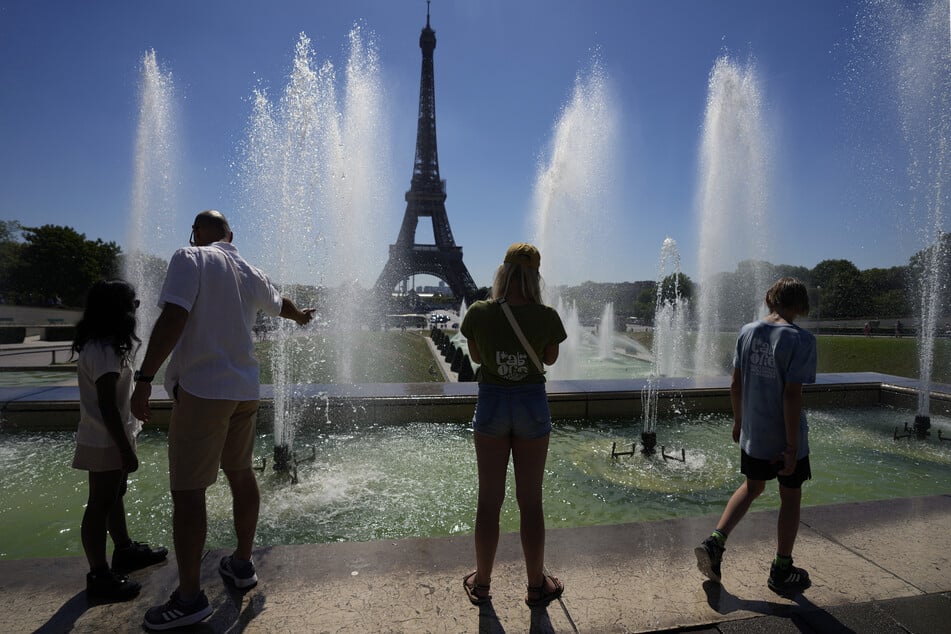 Um die Bevölkerung vor den immer mehr ansteigenden Temperaturen zu schützen, macht die Stadt Paris mehrere Hundert Millionen Euro locker.