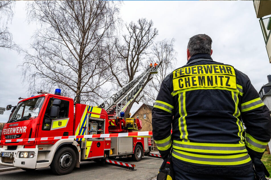 Die Feuerwehr muss nicht nur bei Bränden ausrücken. Das zeigen die Einsatzkräfte aus Chemnitz auch in der DMAX-Sendung "112: Feuerwehr im Einsatz". (Archivbild)