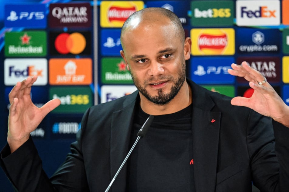 Er würde sich soooo sehr freuen: Bayern-Coach Vincent Kompany (39) hofft auf eine Bundesliga-Rückkehr seines Hamburger Ex-Vereins.
