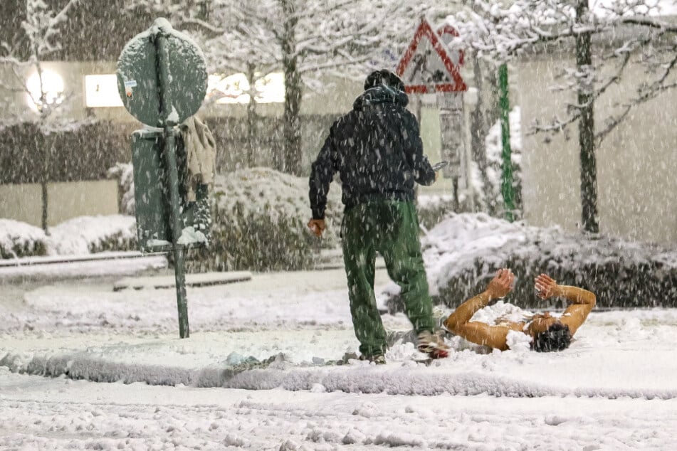 Auch der Spaß durfte bei so viel Schnee nicht zu kurz kommen.