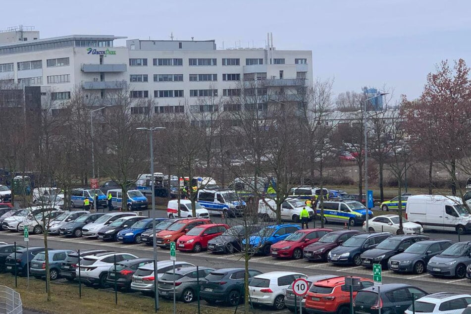 Auf der Torgauer Straße fand am Donnerstag eine großangelegte Kontrolle von Fahrzeugführern statt.