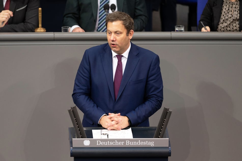 Finanzminister Lars Klingbeil (47, SPD) sprach in der Debatte zum Bundeshaushalt im Bundestag.