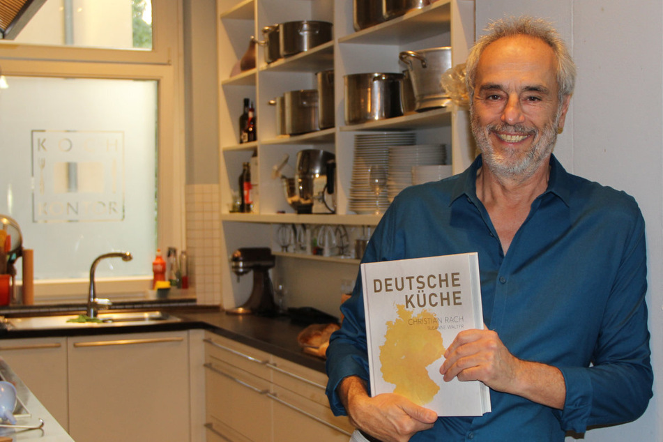 Christian Rach (66) stellte in Hamburg sein neues Kochbuch "Deutsche Küche" vor.