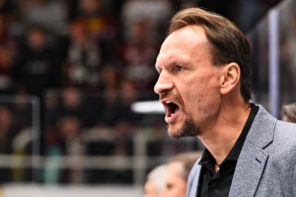 Pavel Gross (57) wäre auf dem Markt. Soll er die Eislöwen aus der Krise coachen?