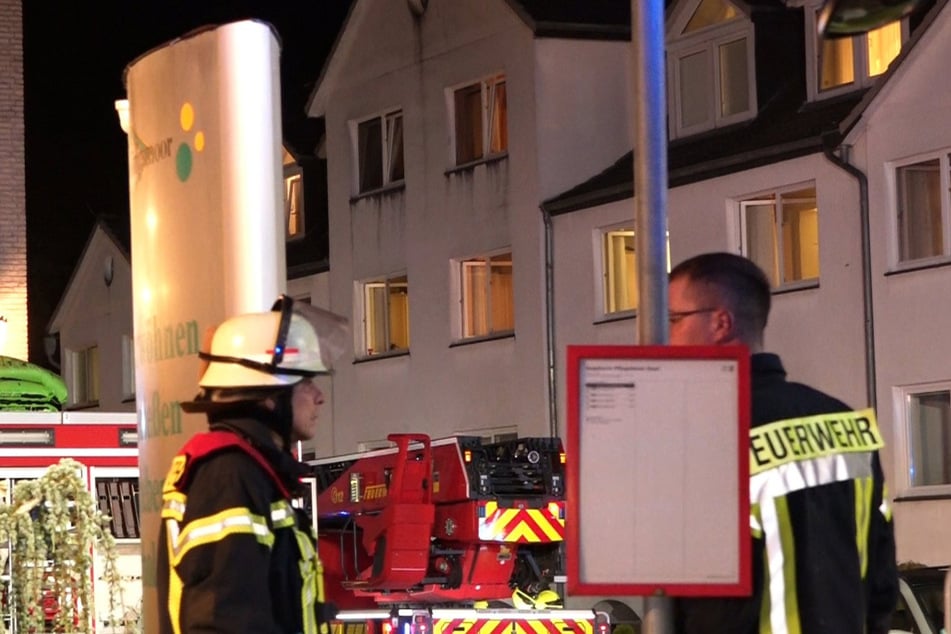 Mehr als 100 Feuerwehrleute waren in Oyten im Einsatz.