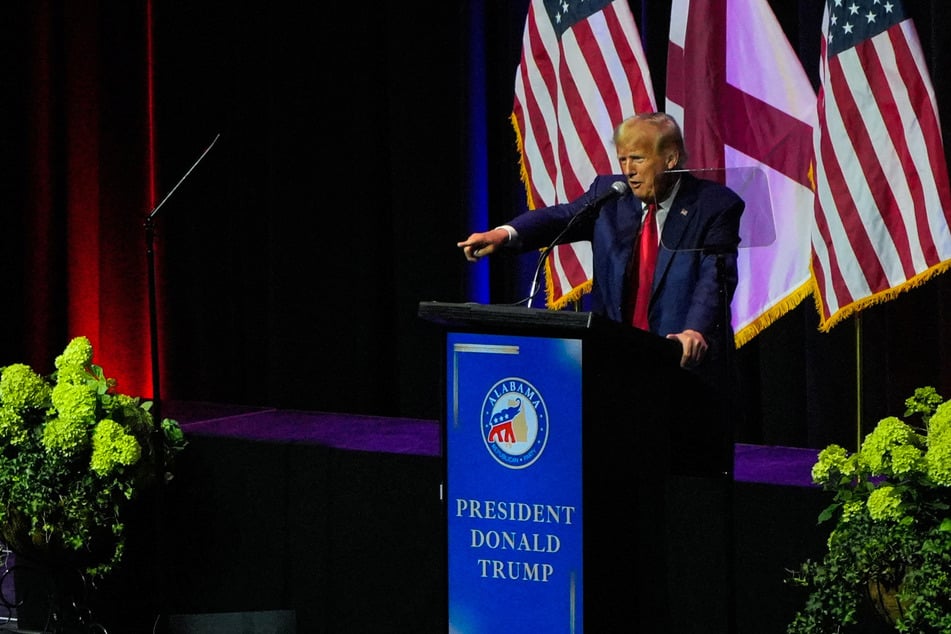 Trump rages against indictments in fiery Alabama speech
