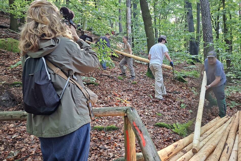 Eine ZDF-Mitarbeiterin filmte das Geschehen am Lilienstein.