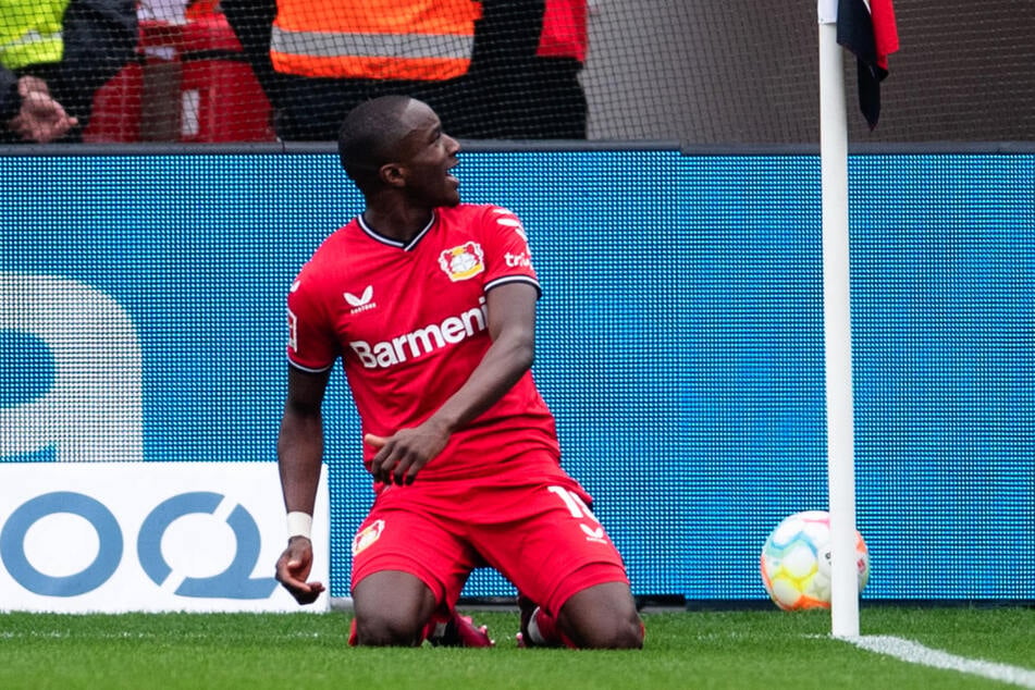 Moussa Diaby könnte schon bald wieder im Trikot von Bayer 04 Leverkusen jubeln.