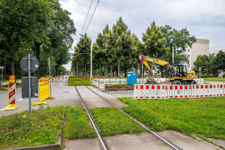 Am Montag begannen auf der Querspange zur Lipsiusstraße die ersten Baumaßnahmen.