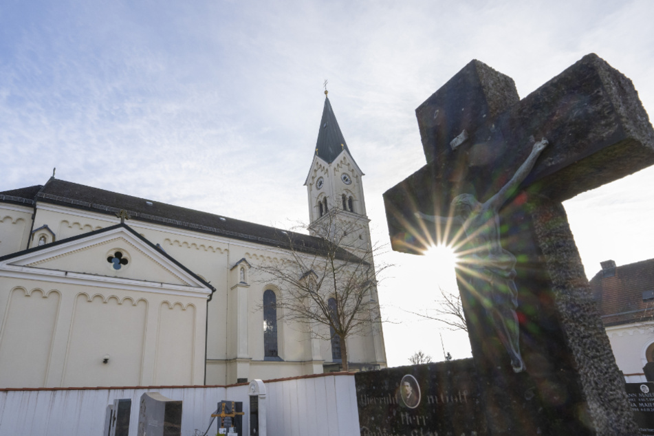 In einer Kirche in Irland ist der 45-Jährige nun als Priester tätig. (Symbolbild)