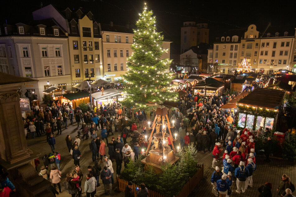Noch bis zum 21. Dezember geöffnet: der Plauener Weihnachtsmarkt.