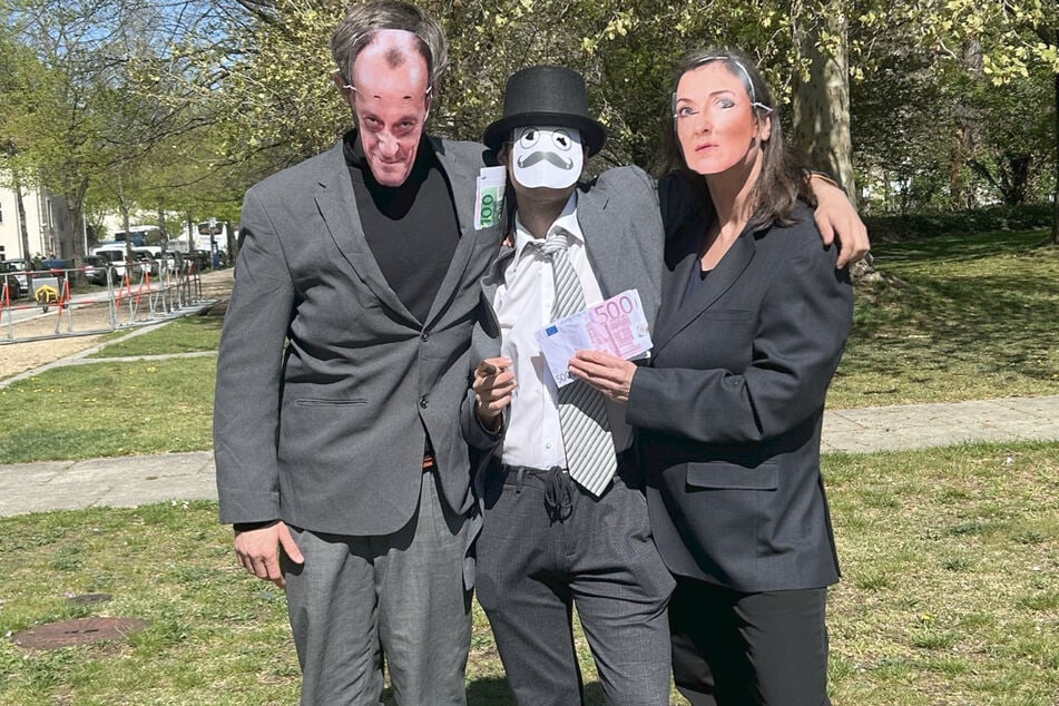 Die Aktion sollte nach Bekunden der Aktivisten zeigen, wie sich die Kluft zwischen Arm und Reich vergrößert.