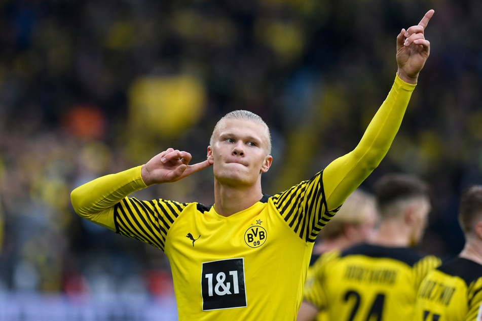 Oder macht es der gebürtige Münchner wie Erling Haaland (21) und wechselt zum BVB in die Bundesliga?