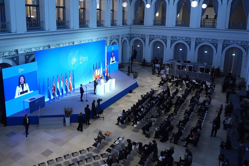 Katherina Reiche beim Gipfeltreffen der Nordsee-Anrainerstaaten in Hamburg.