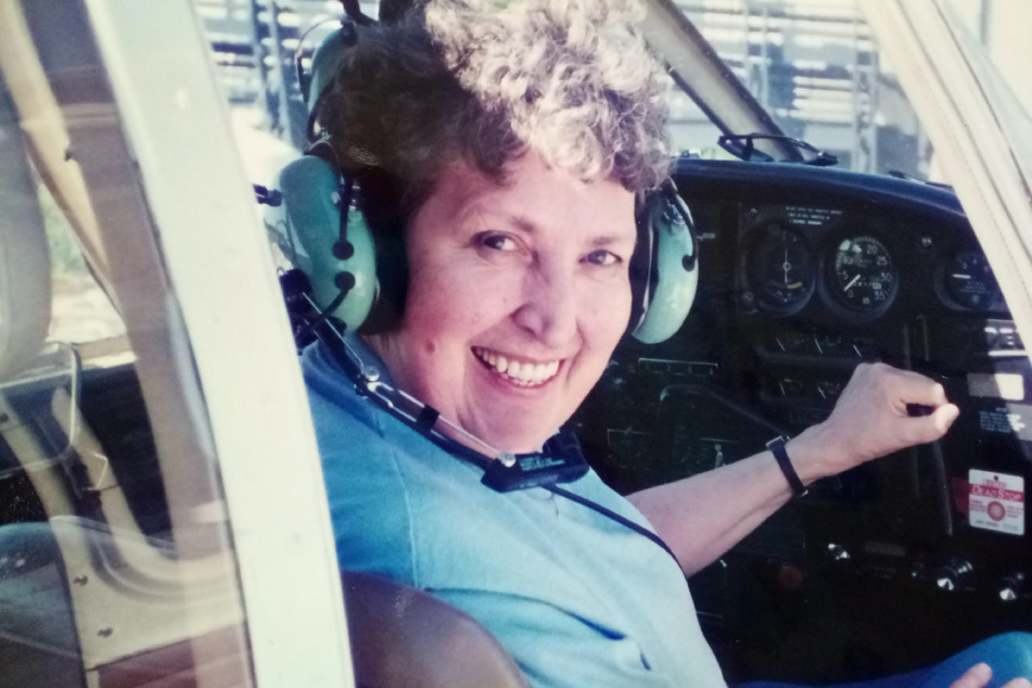 Betty Buckland 1995 in Seattle. Schon damals liebte die heute 93-Jährige das Fliegen.