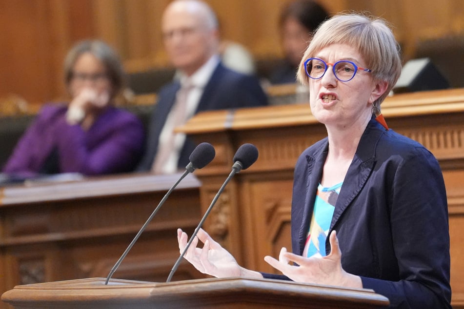 Sozialsenatorin Melanie Schlotzhauer (54, SPD) lobte das Winternotprogramm.