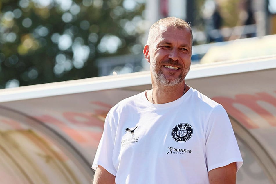 Beste Laune: Lok Leipzigs Spitzenreiter-Trainer Jochen Seitz.