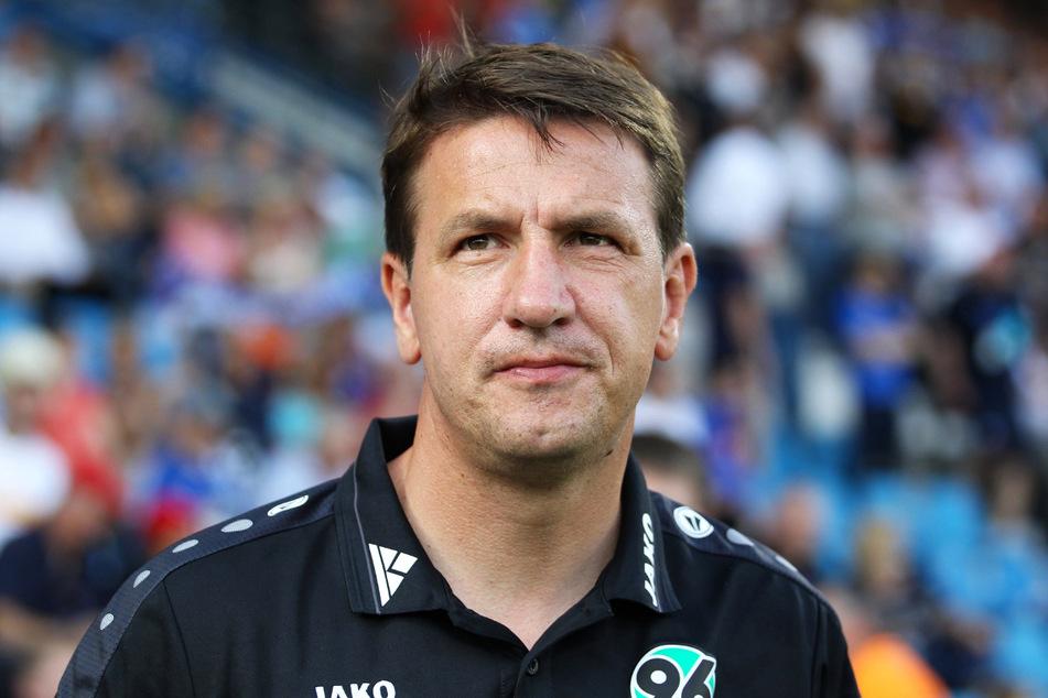 Der Ex-Hannover-Coach Daniel Stendel (47) ist seit mittlerweile drei Jahren als Trainer im Ausland aktiv.