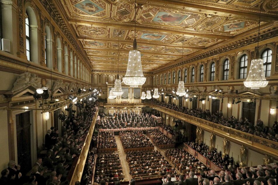 Der goldene Musikvereinssaal in Wien lädt alljährlich zum großen Neujahrskonzert. (Archivbild)