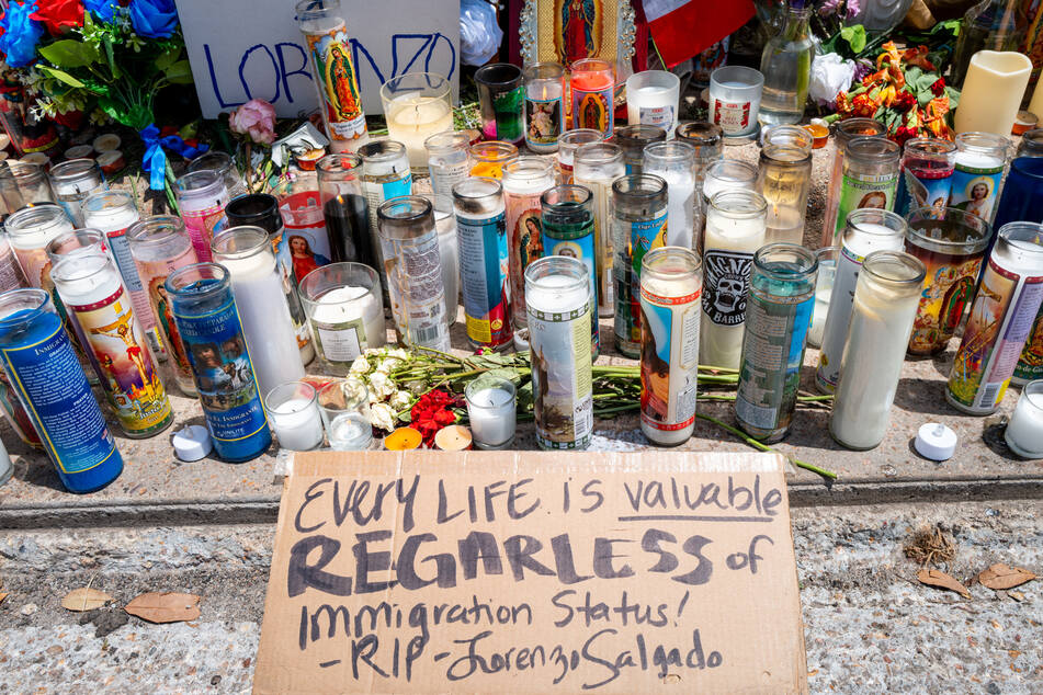 Witnesses dispute official account of fatal shooting of Mexican man by ICE agent
