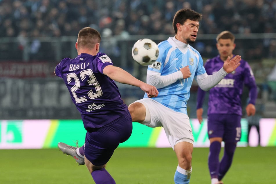 Im Sachsenpokal trennte Anthony Barylla (28, l.) den Chemnitzer Roman Eppendorfer (23) vom Ball.