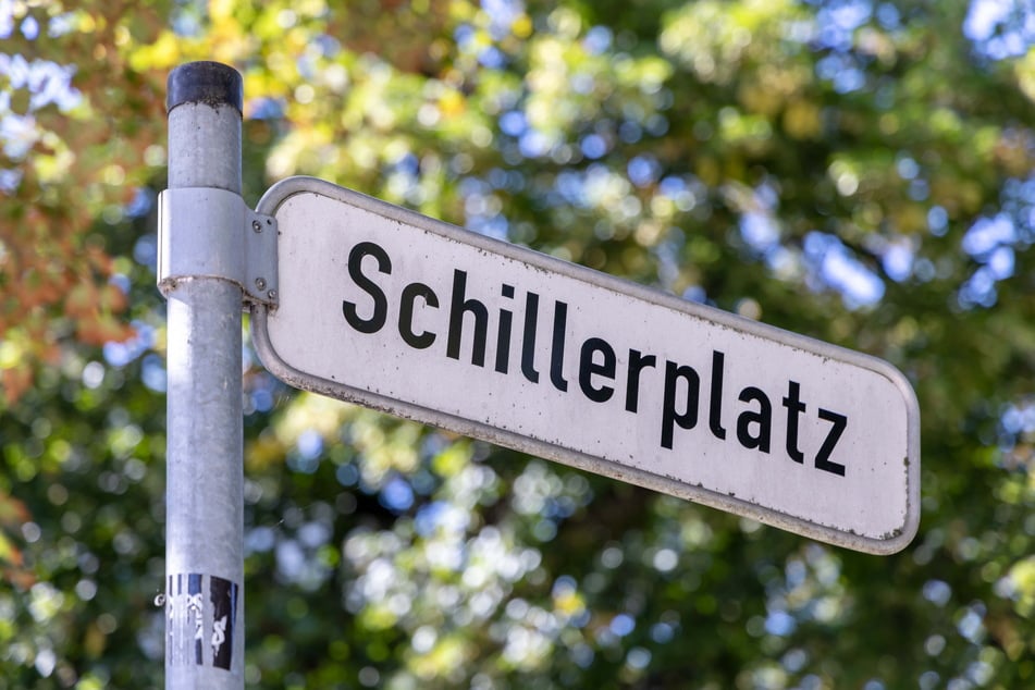 Am Montag wurde eine junge Frau (19) am Schillerplatz in Chemnitz von zwei Männern geschlagen.