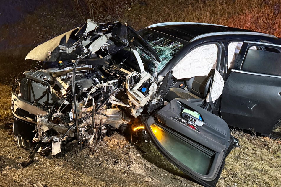 Mehrere Autos waren am Sonntagnachmittag aus bislang noch ungeklärter Ursache kollidiert.