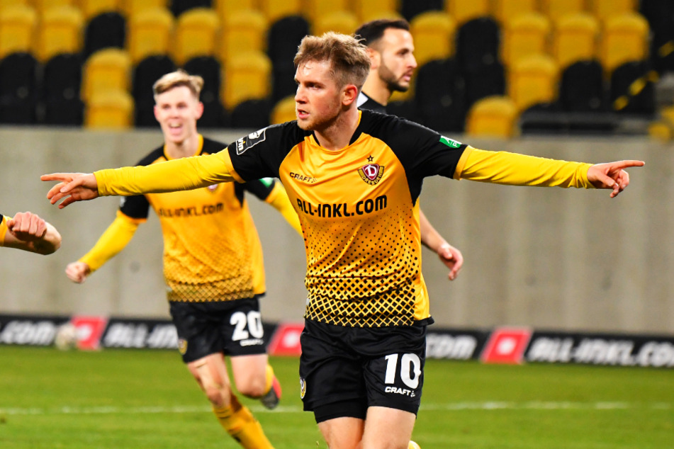 Patrick Weihrauch celebrates his goal to make it 2-1 for the Dynamo.