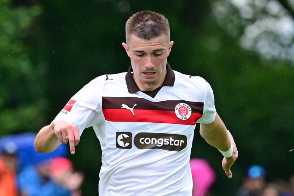 Scott Banks (24) läuft fortan für den englischen Drittligisten Barnsley FC auf.