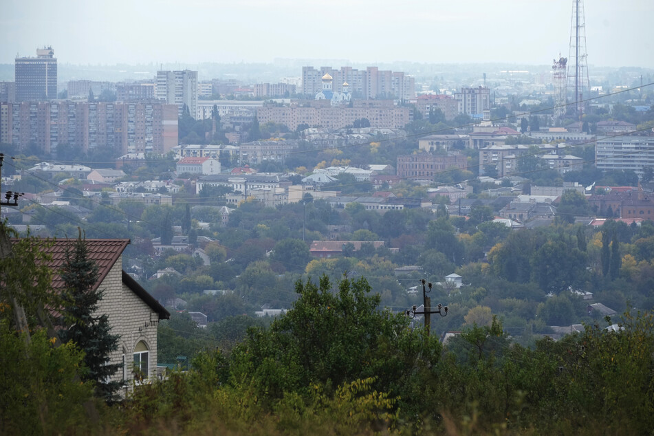 Ein Blick auf die von Russland besetzte Stadt Luhansk.